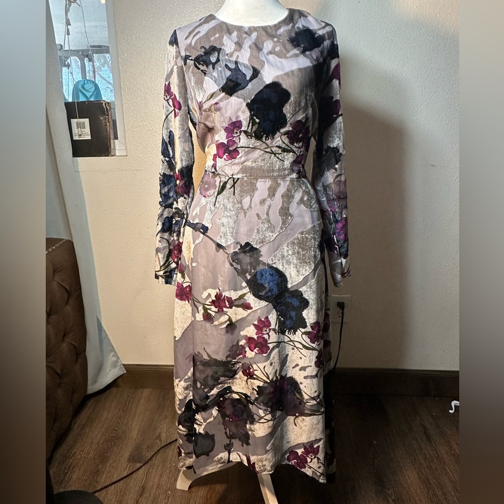 Soft Surroundings Annika Velvet Floral
Midi Dress Aster Grey Floral size xs